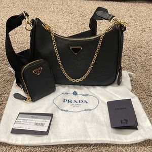 Prada re-edition 2005 saffiano